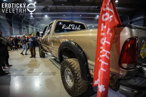 Erotický veletrh 2016 — fotografie 14 z 36
